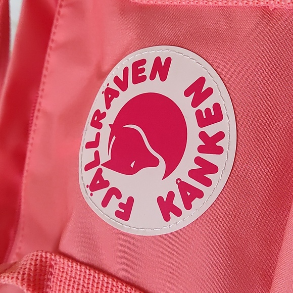 ? Authentic NWT Fjällräven Kånken original Size backpack